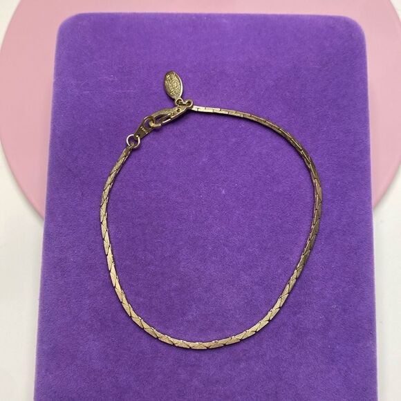 💛 Vintage Gold Plated Cobra American Showcase Bracelet - Picture 1 of 5